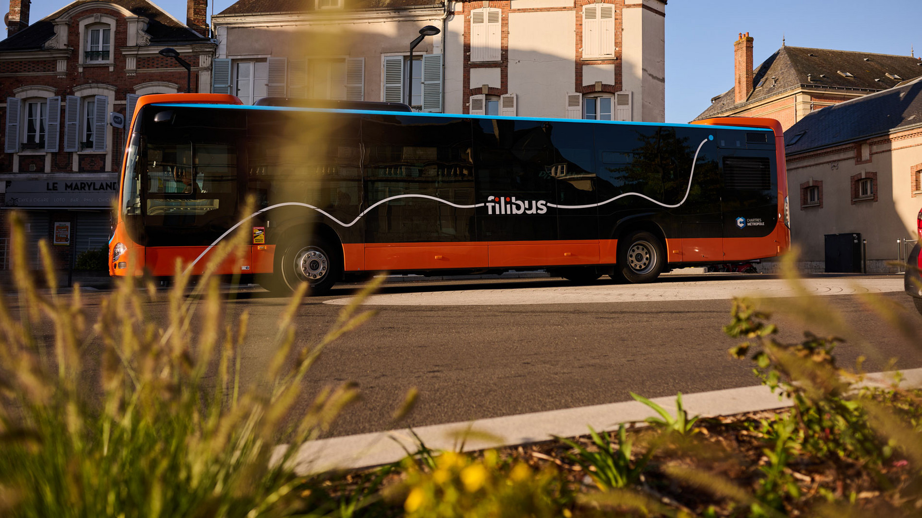 Un bus Filibus dans la Ville de Chartres