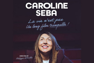 Caroline Seba en premier plan de l'affiche de promotion de son spectacle