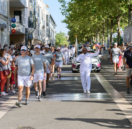 Relais de la Flamme Paralympique pour les JO de Paris 2024 à Chartres