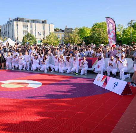 Relais de la Flamme Paralympique pour les JO de Paris 2024 à Chartres