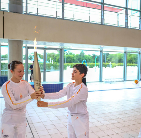 Relais de la Flamme Olympique pour les JO de Paris 2024 à Chartres