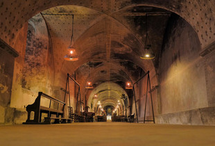 Crypte Fulbert, située sous la cathédrale, est un vaste corridor de 250 mètres de long en forme de u