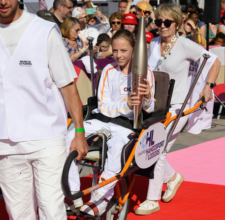 Relais de la Flamme Paralympique pour les JO de Paris 2024 à Chartres