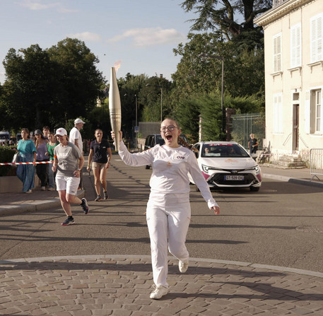 Relais de la Flamme Paralympique pour les JO de Paris 2024 à Chartres