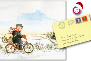 Un personnage en vélo sur la neige qui apporte le courrier de Noël