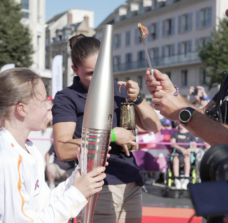 Relais de la Flamme Paralympique pour les JO de Paris 2024 à Chartres