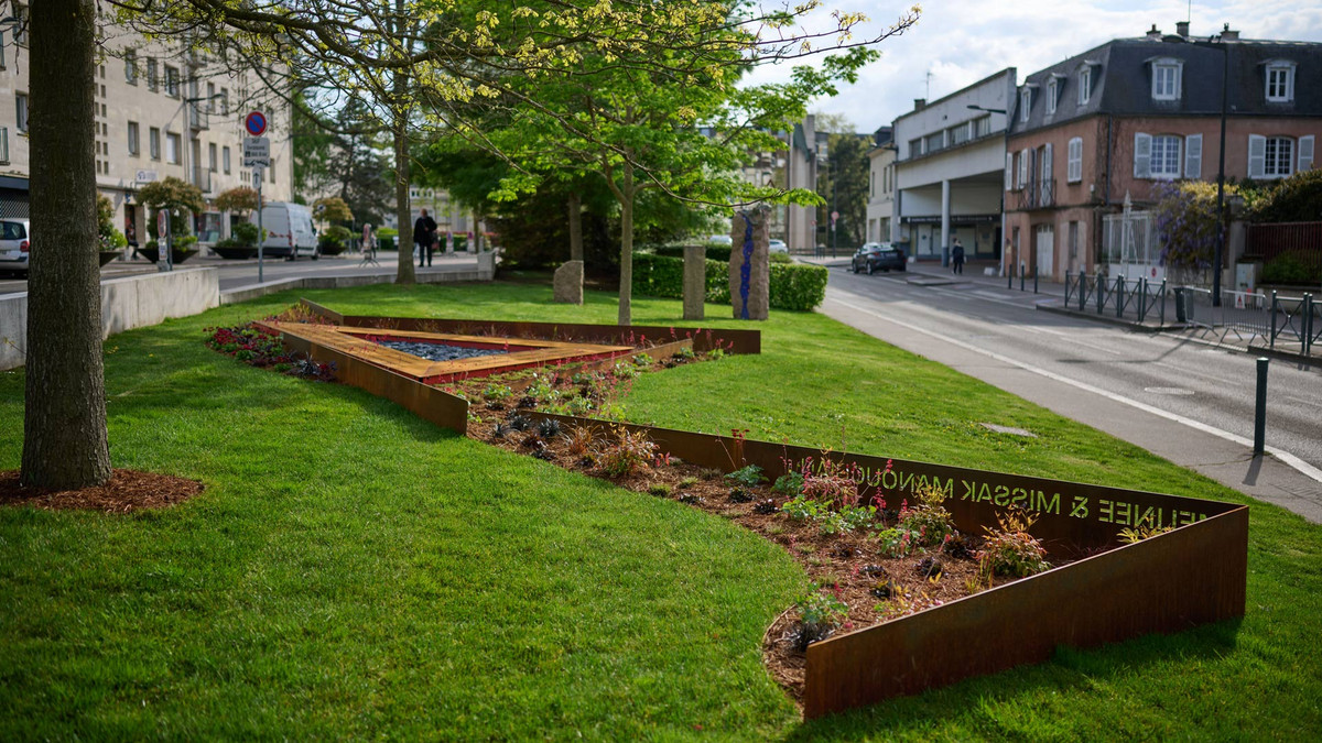 Square Mélinée et Missak Manouchian - rue Charles Brune Square Mélinée et Missak Manouchian - rue Charles Brune