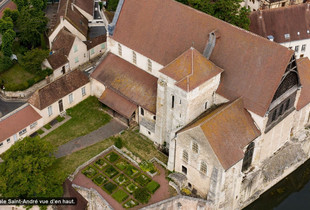 La collégiale Saint-André vue d’en haut.