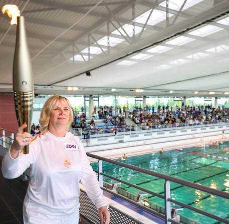 Relais de la Flamme Olympique pour les JO de Paris 2024 à Chartres