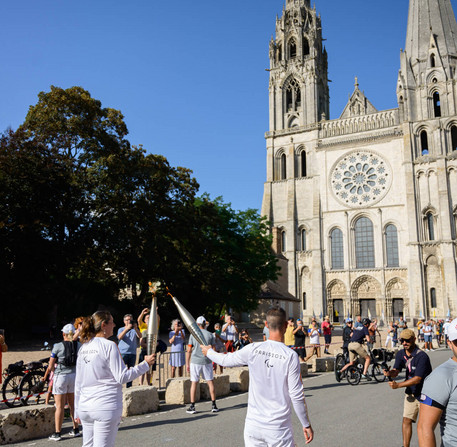 Relais de la Flamme Paralympique pour les JO de Paris 2024 à Chartres