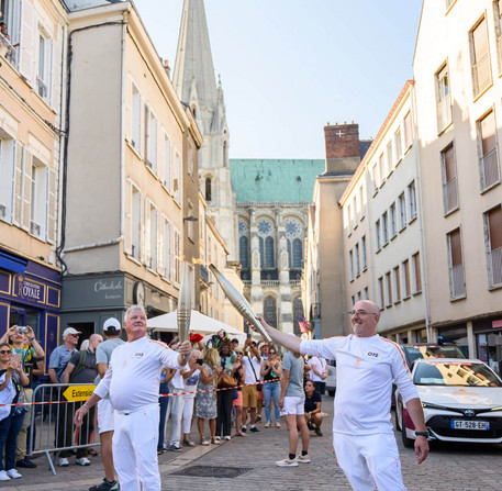 Relais de la Flamme Paralympique pour les JO de Paris 2024 à Chartres