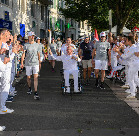 Relais de la Flamme Paralympique pour les JO de Paris 2024 à Chartres