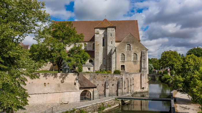 Les bâtiments remarquables : la collégiale Saint-André – Ville de Chartres