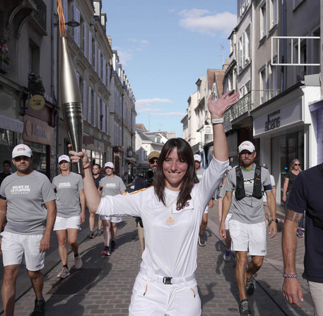 Relais de la Flamme Paralympique pour les JO de Paris 2024 à Chartres