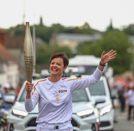 Relais de la Flamme Olympique pour les JO de Paris 2024 à Chartres