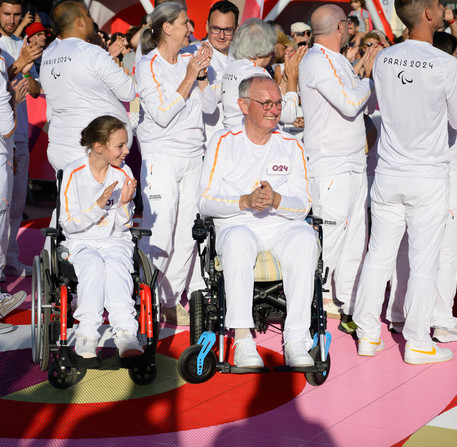 Relais de la Flamme Paralympique pour les JO de Paris 2024 à Chartres