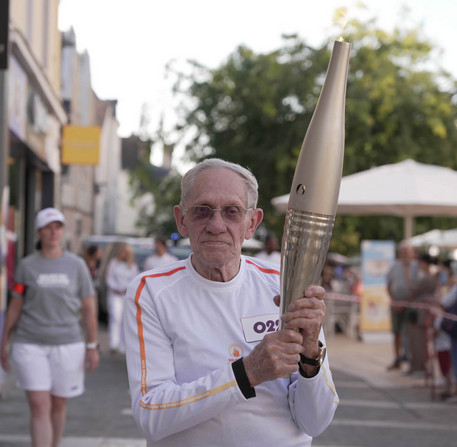 Relais de la Flamme Paralympique pour les JO de Paris 2024 à Chartres