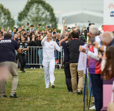 Relais de la Flamme Olympique pour les JO de Paris 2024 à Chartres