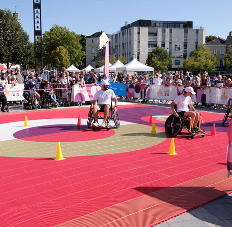 Relais de la Flamme Paralympique pour les JO de Paris 2024 à Chartres