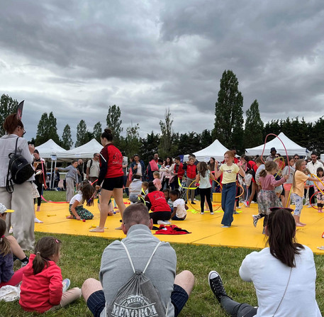 Relais de la Flamme Olympique pour les JO de Paris 2024 à Chartres