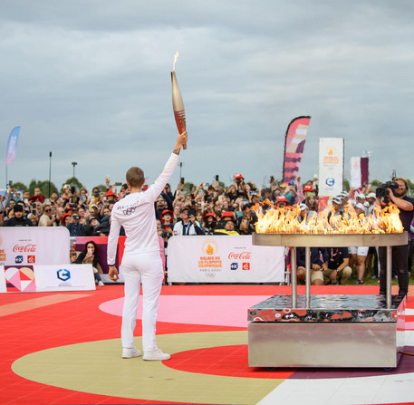 Relais de la Flamme Olympique pour les JO de Paris 2024 à Chartres