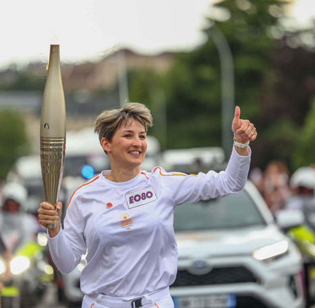 Relais de la Flamme Olympique pour les JO de Paris 2024 à Chartres