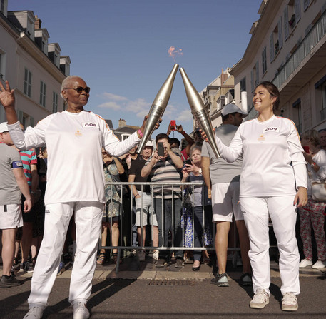 Relais de la Flamme Paralympique pour les JO de Paris 2024 à Chartres