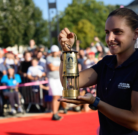 Relais de la Flamme Paralympique pour les JO de Paris 2024 à Chartres