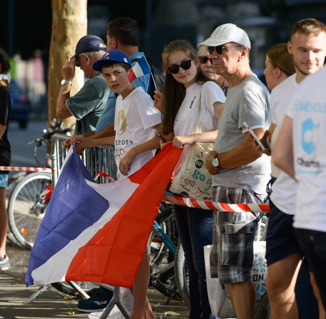 Relais de la Flamme Paralympique pour les JO de Paris 2024 à Chartres