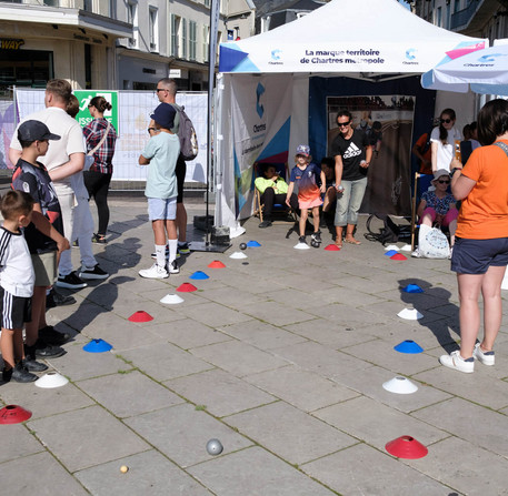 Relais de la Flamme Paralympique pour les JO de Paris 2024 à Chartres