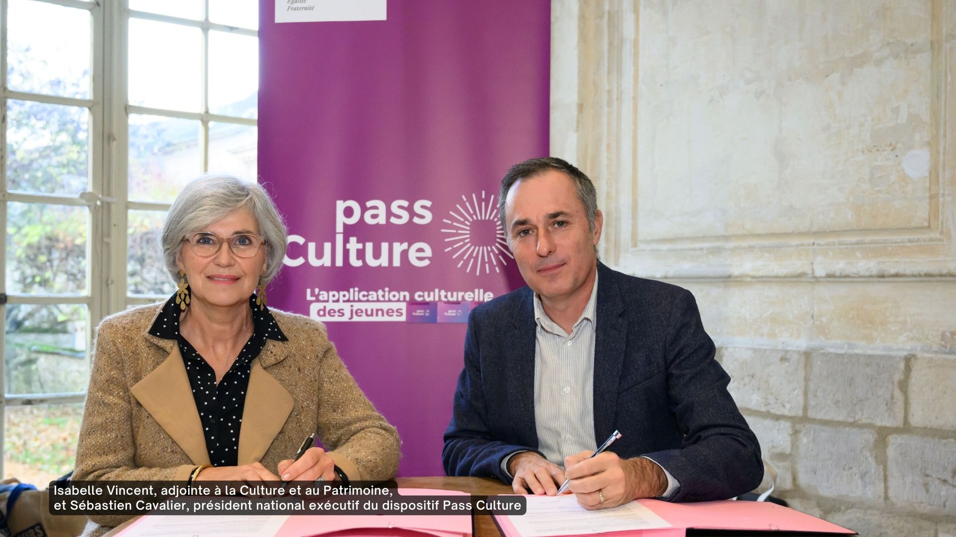 Isabelle Vincent, adjointe à la Culture et au Patrimoine, et Sébastien Cavalier, président national exécutif du dispositif Pass Culture