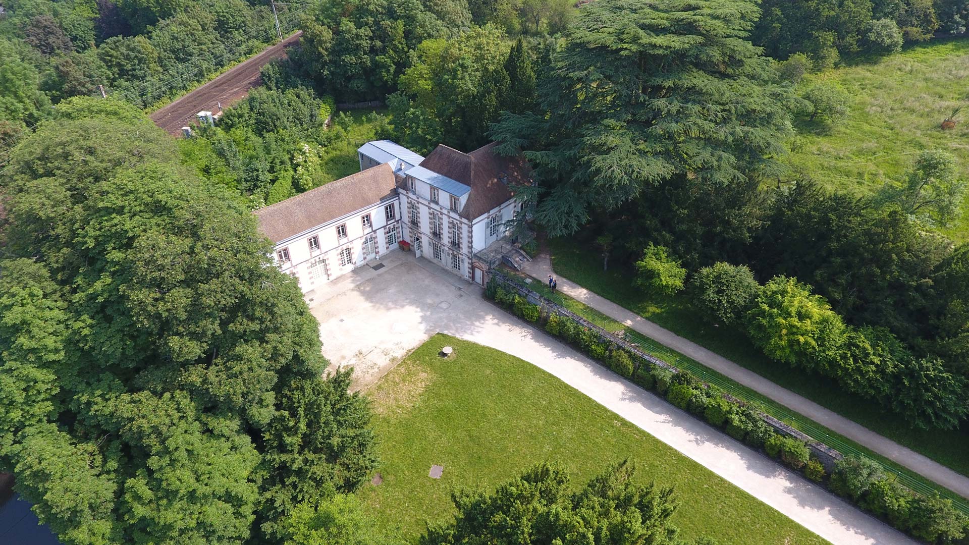 Vue aérienne du Rigeard et d'une partie de son parc existant