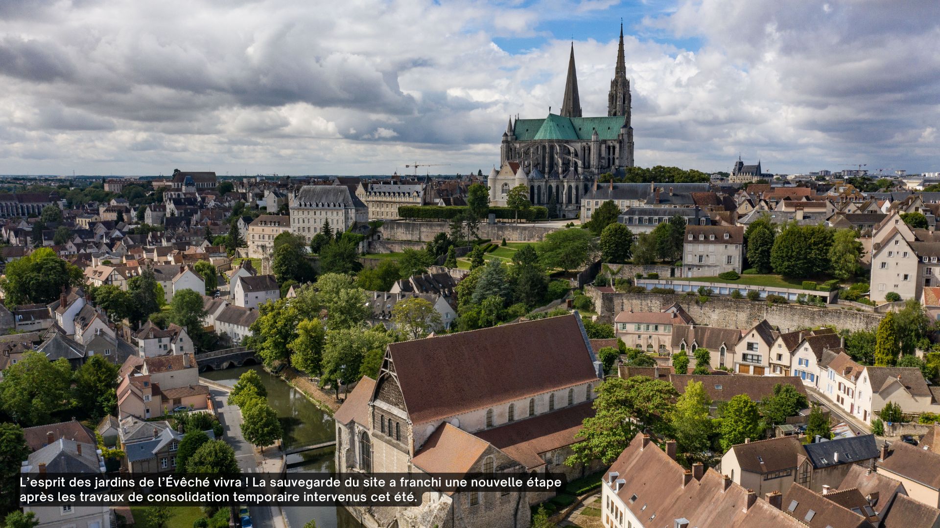 vue aérienne du cœur de ville de Chartres