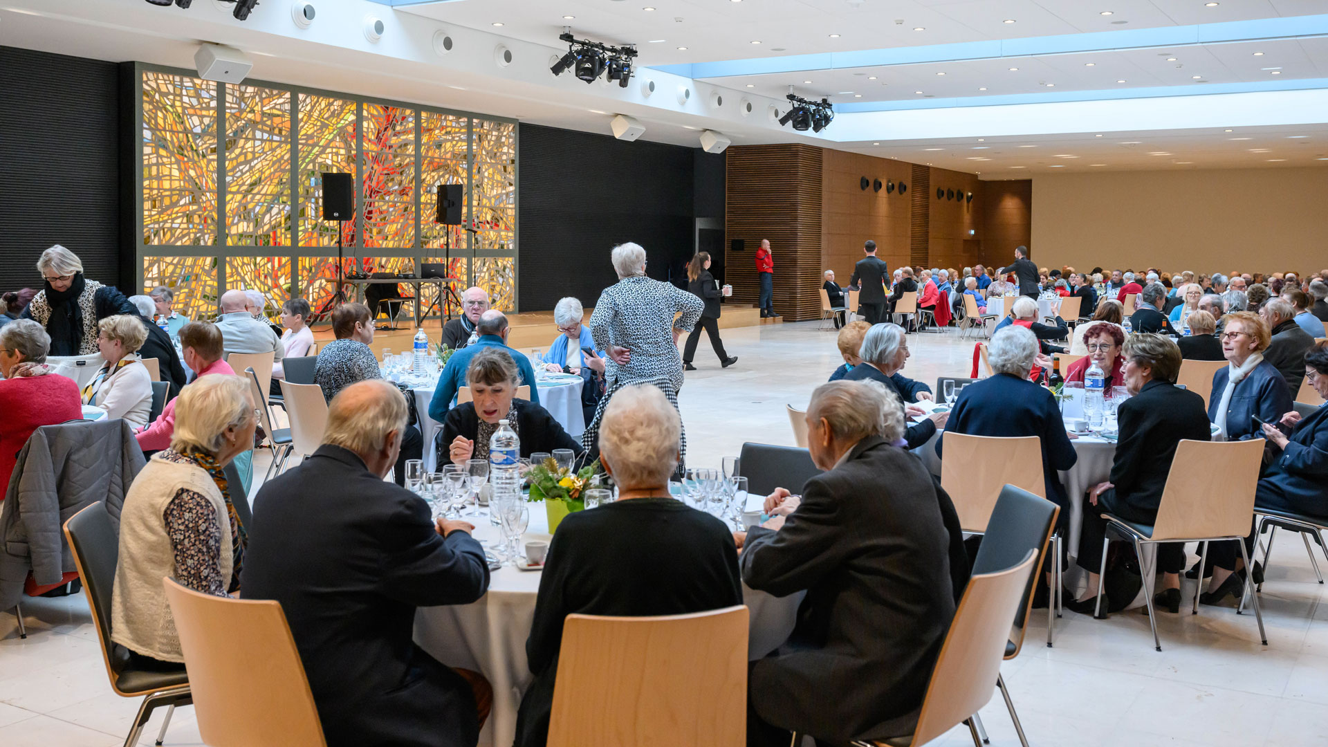 Photo du repas des séniors au salon Marceau