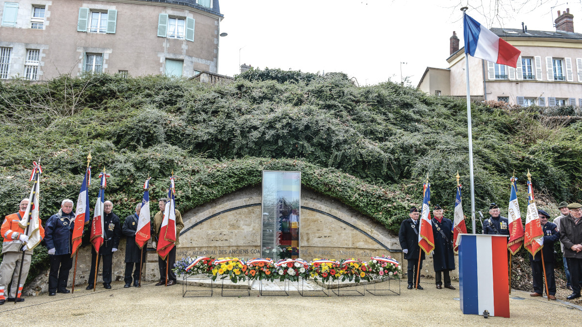 Commémoration de la Ville de Chartres au monument de la butte des Charbonniers